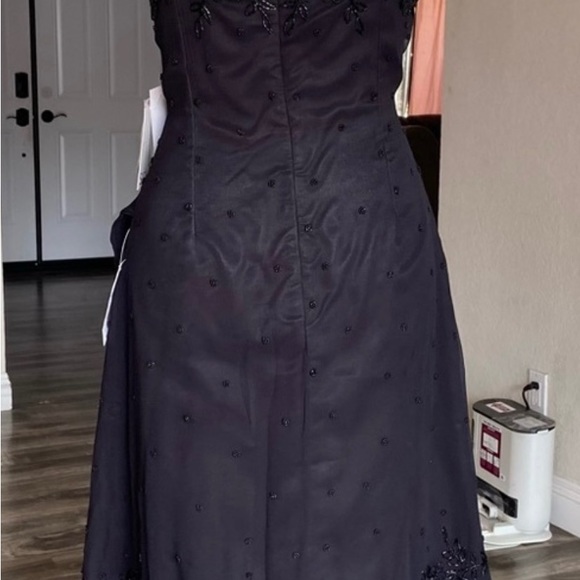 Beautiful black dress. Brand New with tags. - Picture 2 of 10